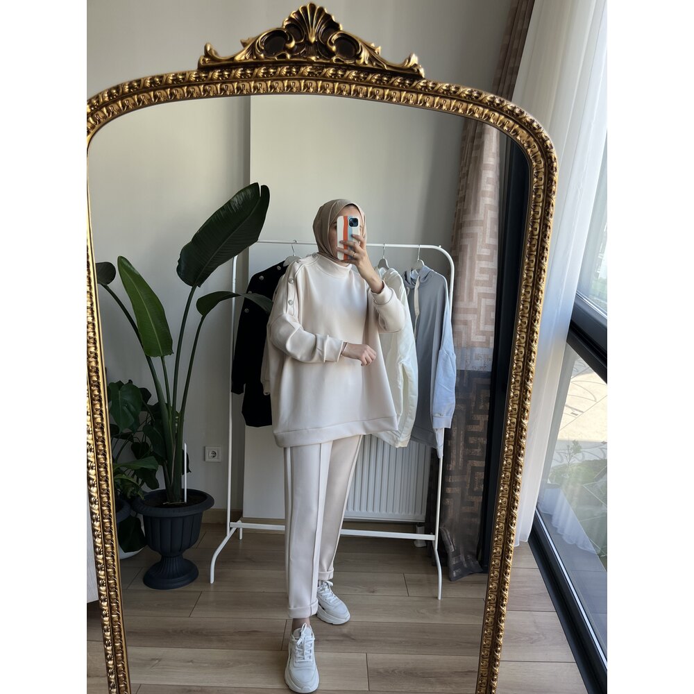 Taş detaylı Takım
