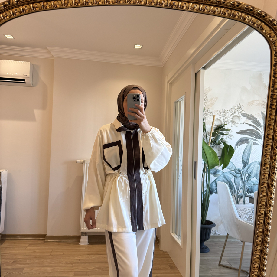 Ekru şerit detaylı takım — fotoğraf 2