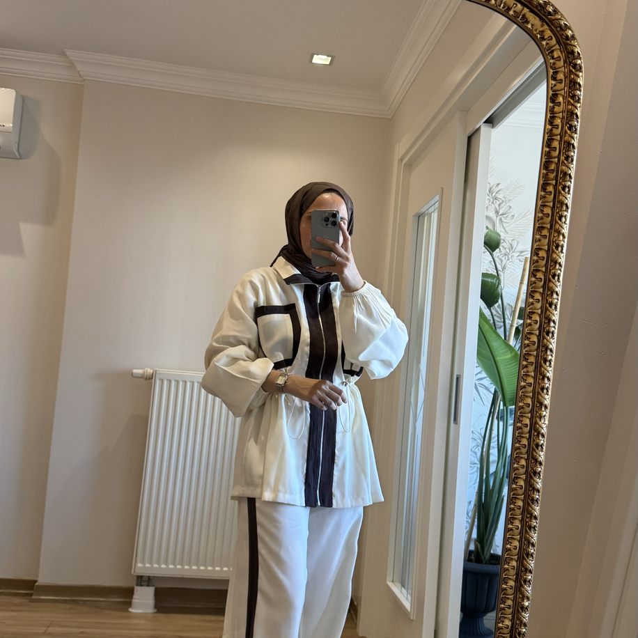 Ekru şerit detaylı takım — fotoğraf 3