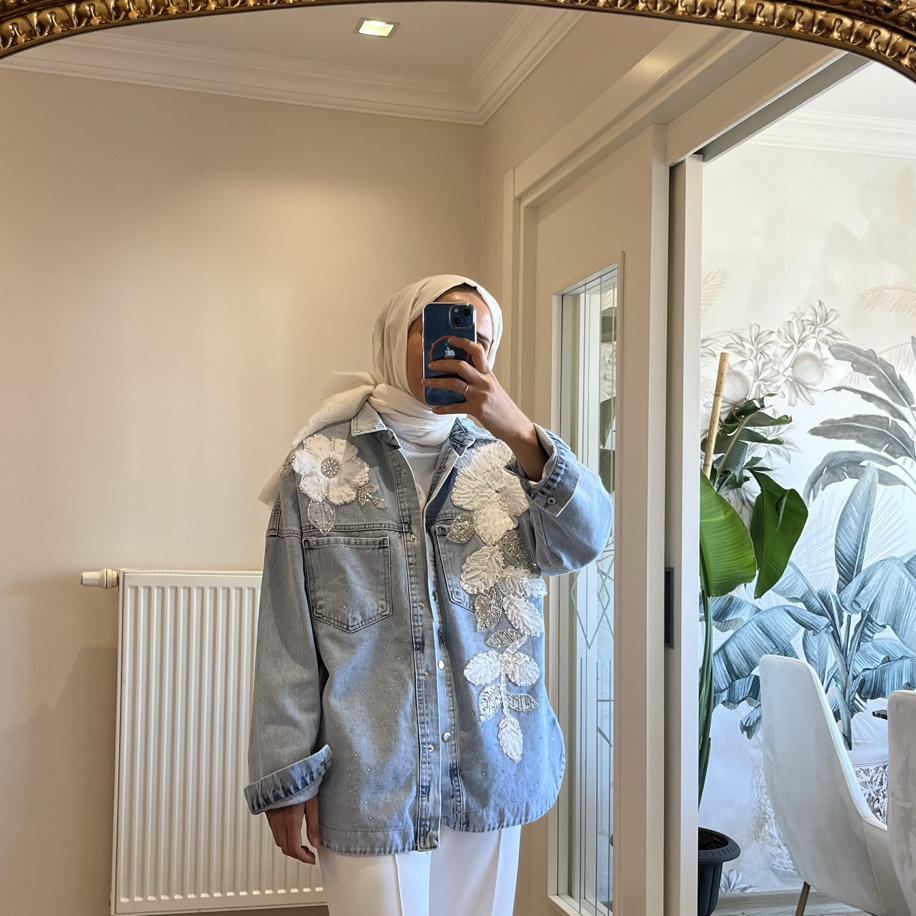 Nakış Detaylı Kot Ceket — fotoğraf 3