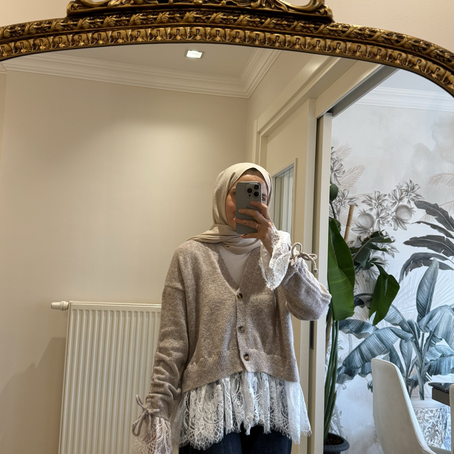 Bej dantel detaylı hırka — fotoğraf 2