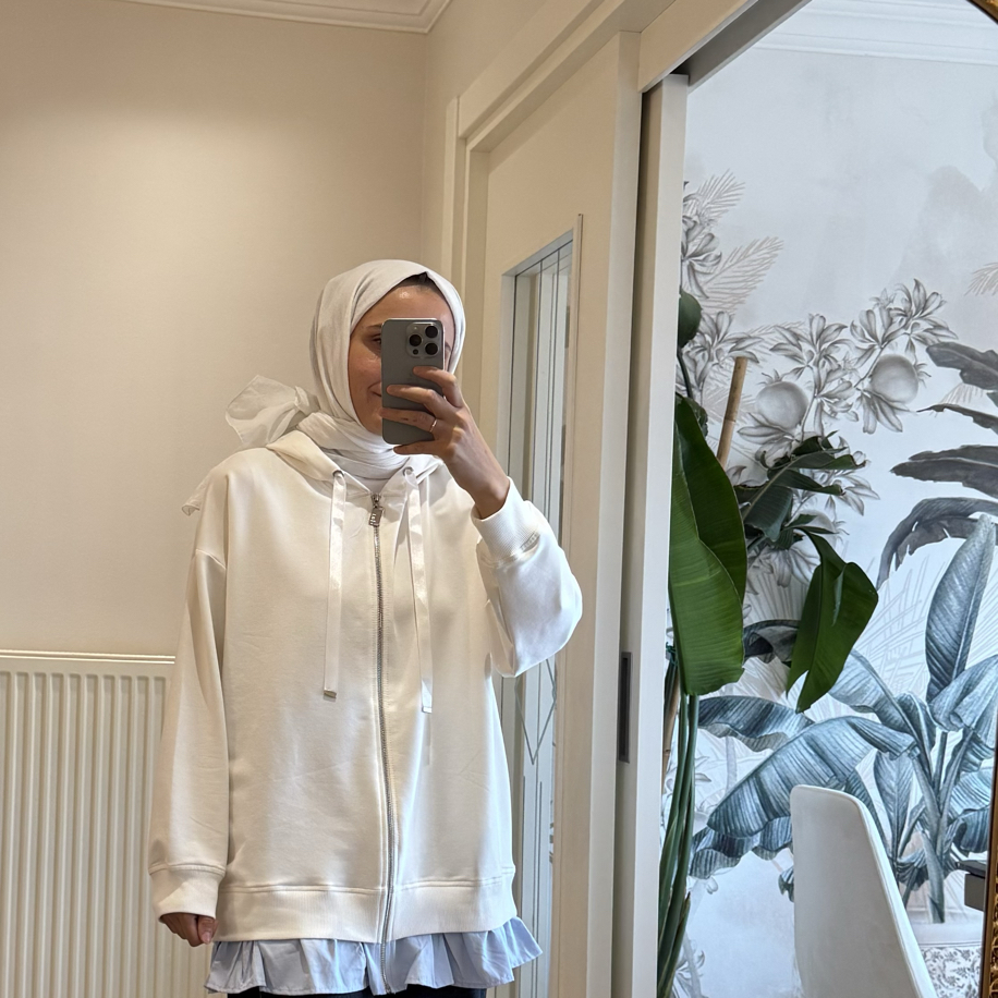 Ekru fırfır sweatshirt — fotoğraf 2