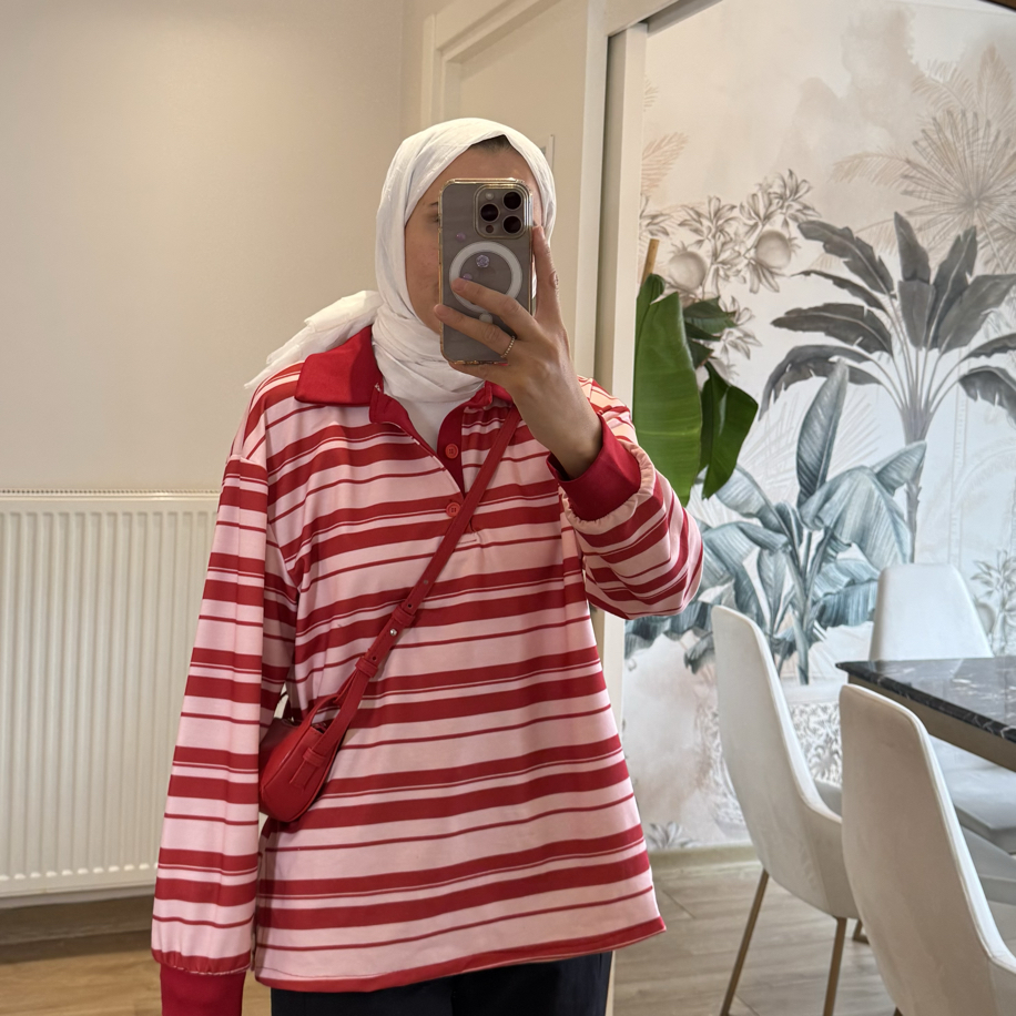 Kırmızı çizgili Sweatshirt — fotoğraf 3